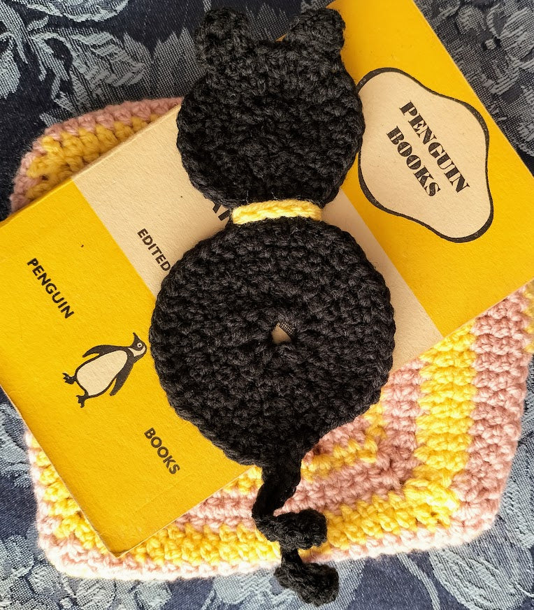 Black Cat crocheted bookmark