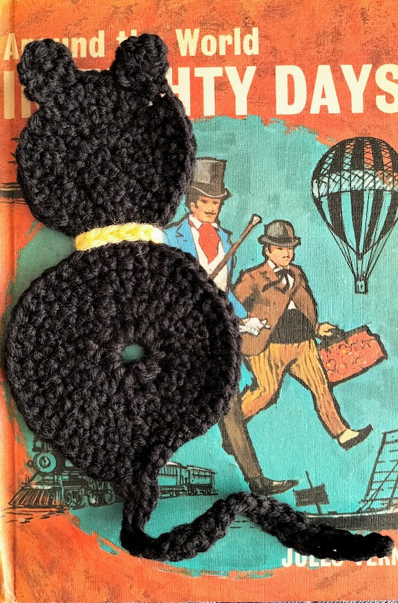 Black Cat crocheted bookmark